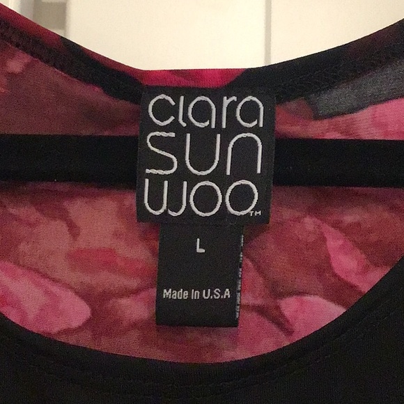Clara Sun Woo tunic. Size L. Black & red rose design. 8” side slit at hem. - Picture 4 of 5